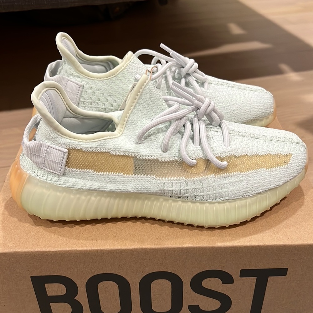 Adidas Yeezy Boost 350 V2 Hyperspace (EG7491). BRAND NEW